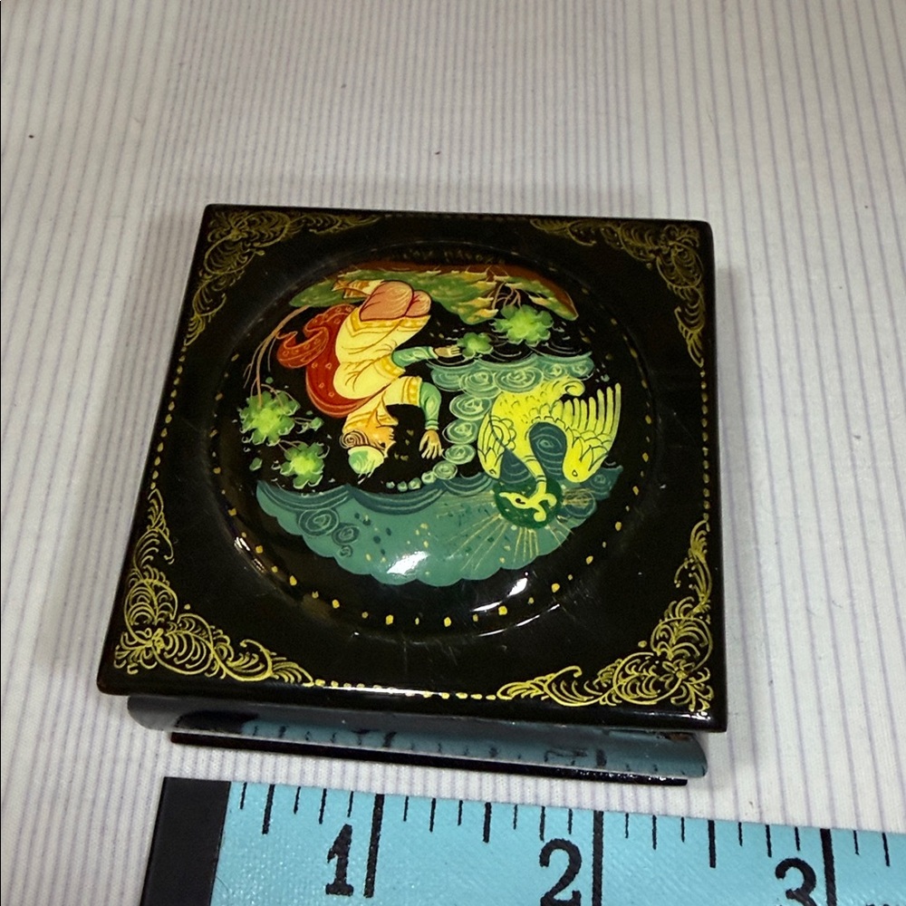 KHOLlUI Russian lacquer trinket box “Swan Maiden” 🐈‍⬛ - Picture 6 of 7